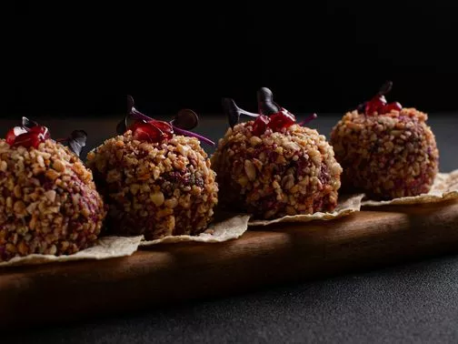 Пхали из свеклы с кедровыми орешками