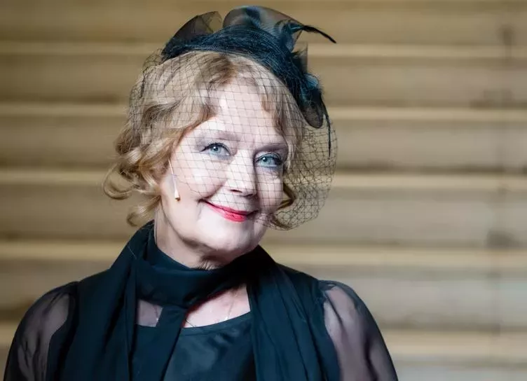 Ирина Алферова о пластических операциях, полетах в бизнес-классе и принятии себя 