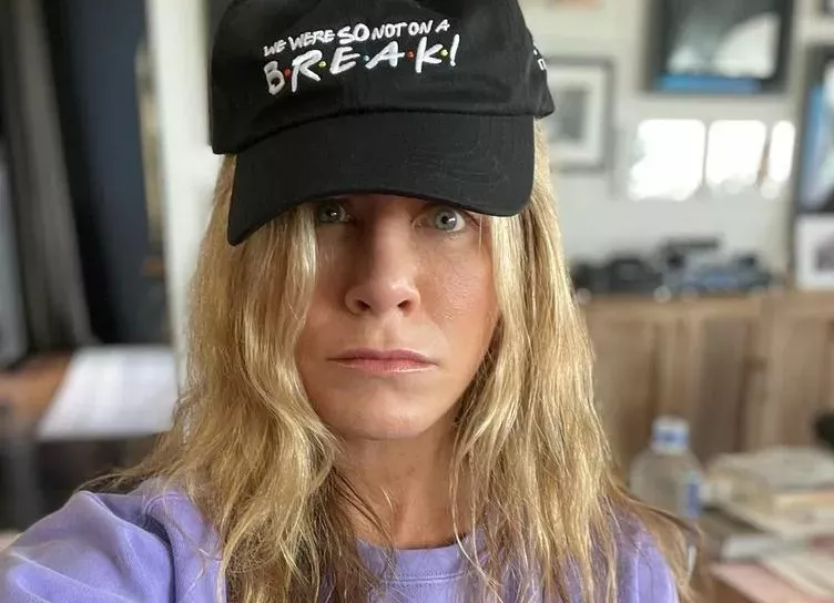 Как выглядит 53-летняя Дженнифер Энистон в бикини – новые фото актрисы и секреты красоты