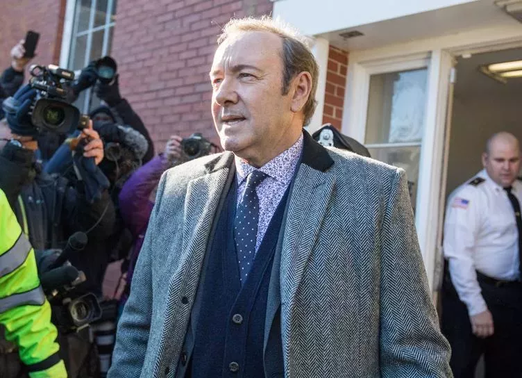 Кевину Спейси предъявили обвинение в сексуальном насилии в отношении трех мужчин