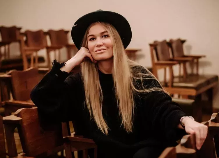 Кристина Бабушкина о современной сатире, жизни на Патриарших и рэпе