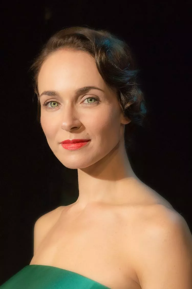 Анна Снаткина