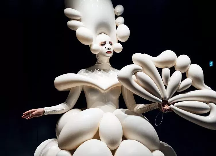 Куда пойти в октябре: премьеры, фестивали, выставки, на которые стоит обратить внимание 