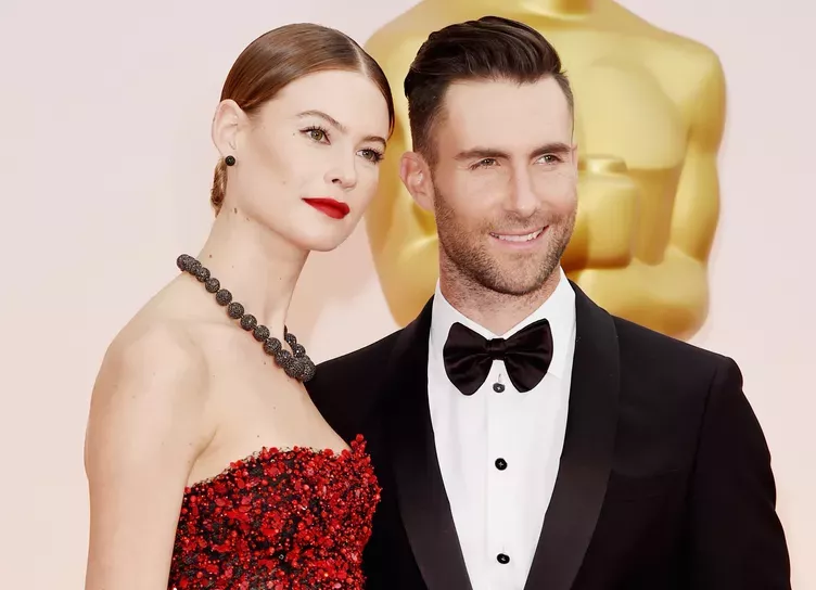 Лидер Maroon 5 Адам Левин и модель Бехати Принслу станут родителями в третий раз