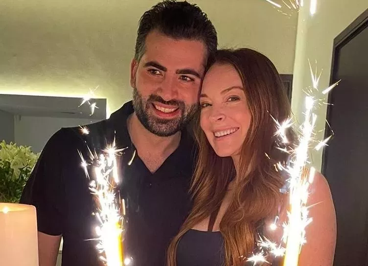 Линдси Лохан отпраздновала помолвку с женихом Бадером Шаммасом в Кувейте