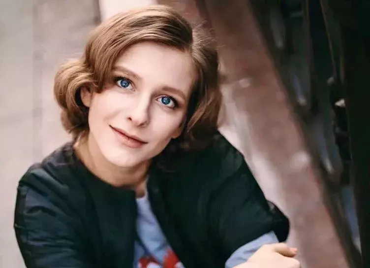 Лиза Арзамасова показала, как Илья Авербух нянчит их двухмесячного сына