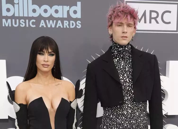 Machine Gun Kelly спровоцировал слух, что Меган Фокс беременна от него