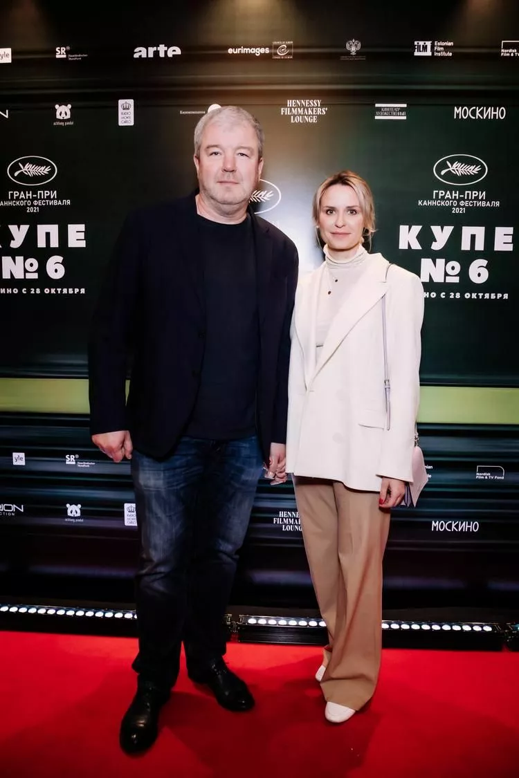 Александр Робак с супругой