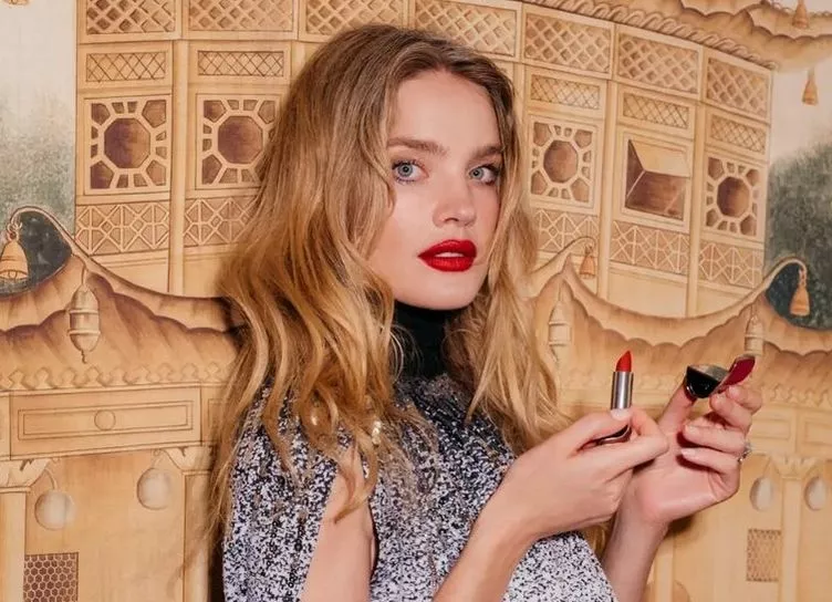 Наталья Водянова впервые вышла в свет после публикации интервью о найденной сестре