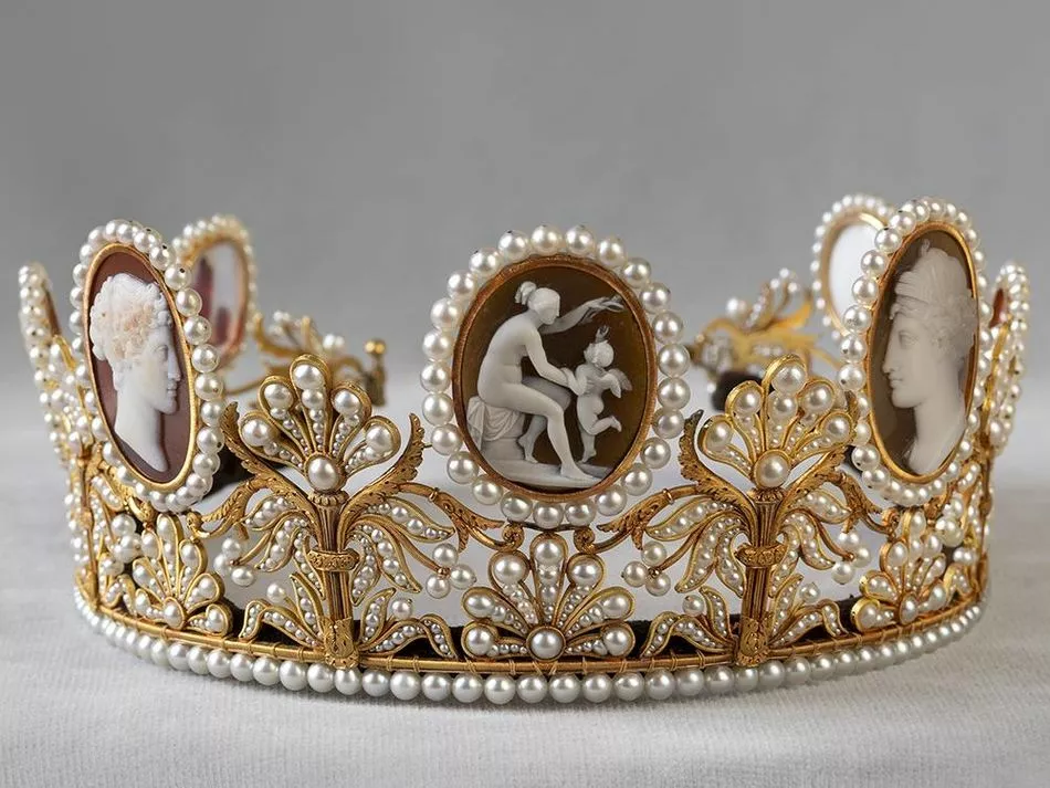 Тиара “Cameo”