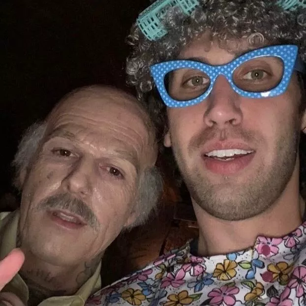 Джесси Разерфорд (слева)