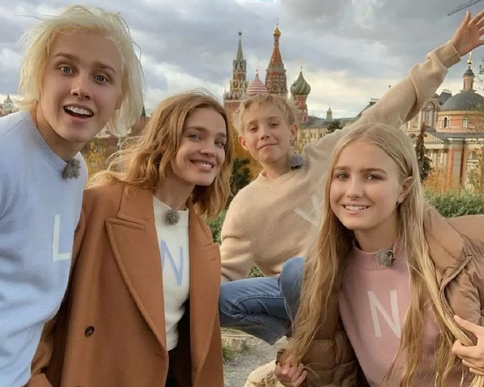 Наталья со своими детьми