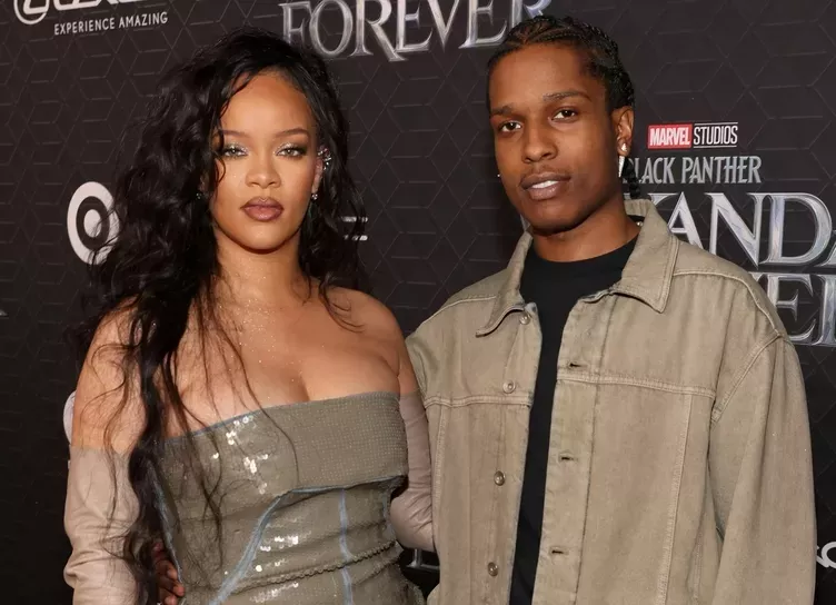 Первый выход после рождения ребенка: автор саундтрека Рианна и A$AP Rocky на премьере сиквела Черной пантеры