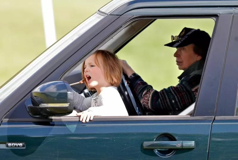 Миа Тиндалл и ее бабушка принцесса Анна