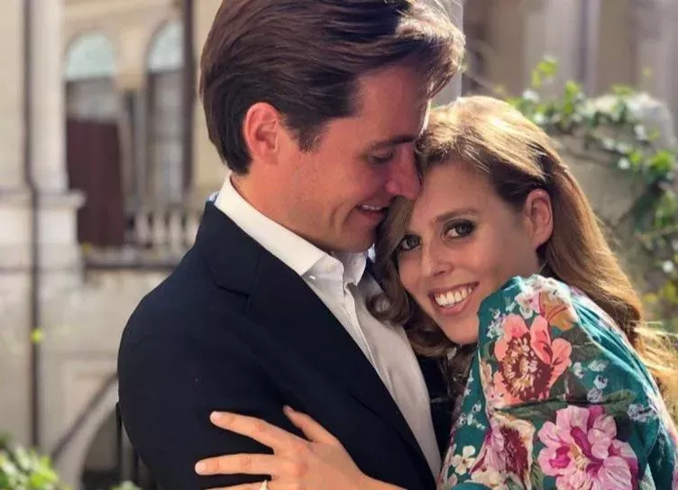 Принцесса Беатрис и Эдоардо Мапелли Моцци тайно покрестили дочь