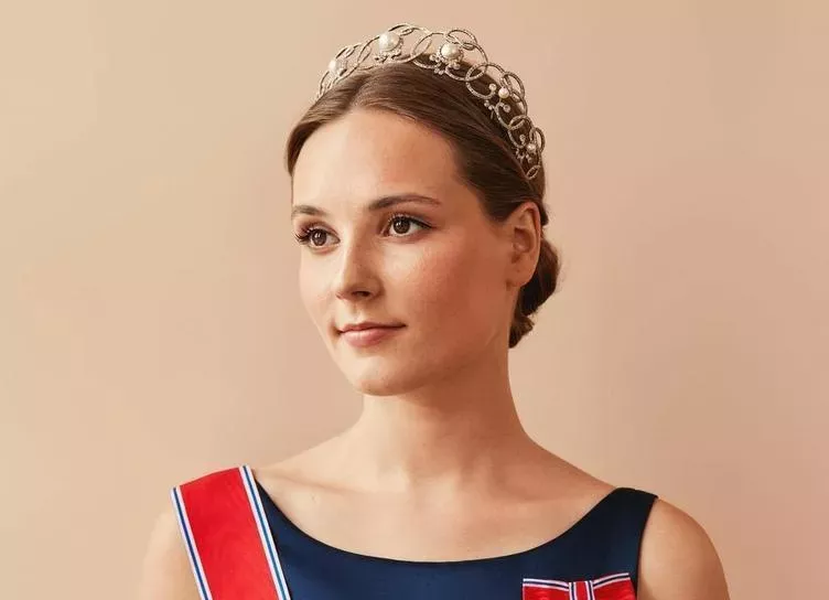 Принцесса Марта-Луиза и ее жених шаман Дурек прилетели на праздник в честь 18-летия Ингрид Александры