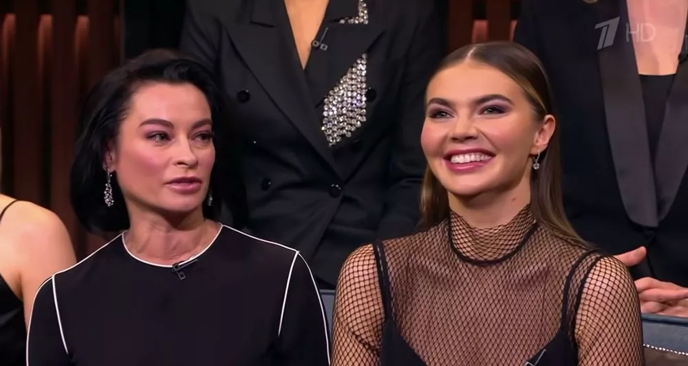 Юлия Барсукова и Алина Кабаева, кадр из программы