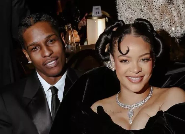 Редкий выход: Рианна и A$AP Rocky на церемонии вручения Золотого глобуса  