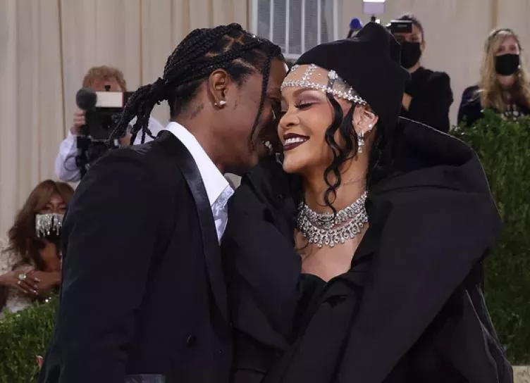 Рианна и A$AP Rocky дебютировали в качестве пары на Met Gala 2021