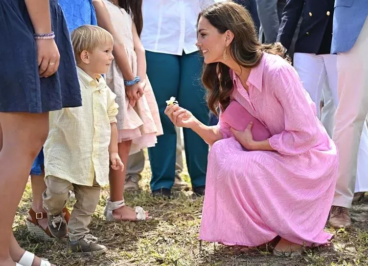 Сама нежность: два образа Кейт Миддлтон для последнего дня на Багамах