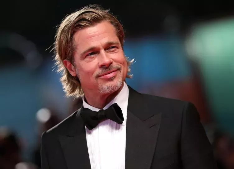 СМИ: Брэд Питт тайно встречается со шведской певицей Люкке Ли