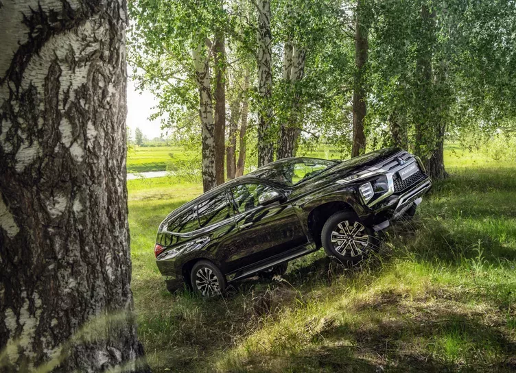 Станция спортивная: обновленный Mitsubishi Pajero как пример того, что Sport— понятие относительное