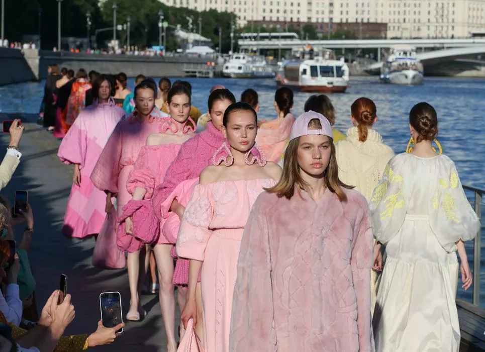 AKHMADULLINA Fall-Winter 2022/23