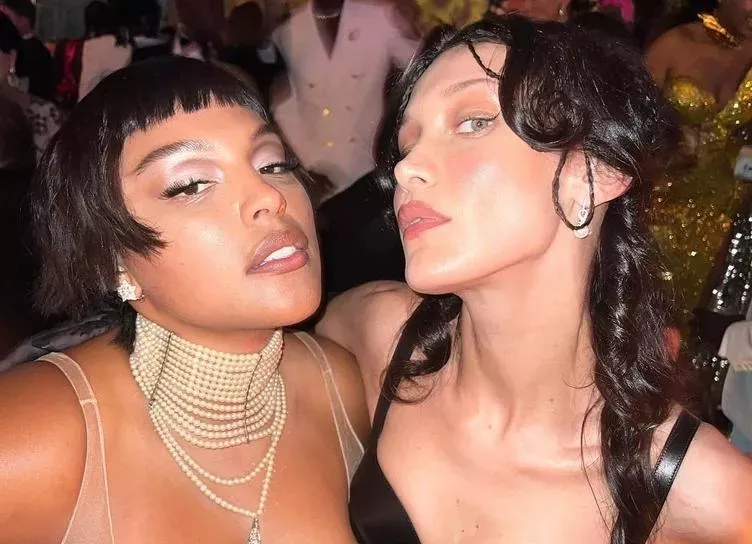 Взгляд изнутри: 40 лучших (и запрещенных) селфи с Met Gala 2022