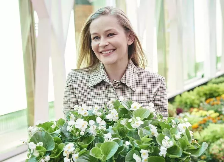 Юлия Пересильд, Полина Максимова и Алла Михеева на празднике Цветочное настроение